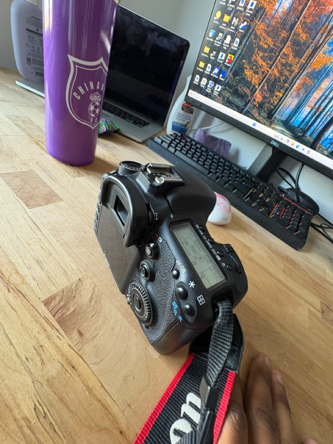 Canon EOS 7D DSLR Camera - photo 2