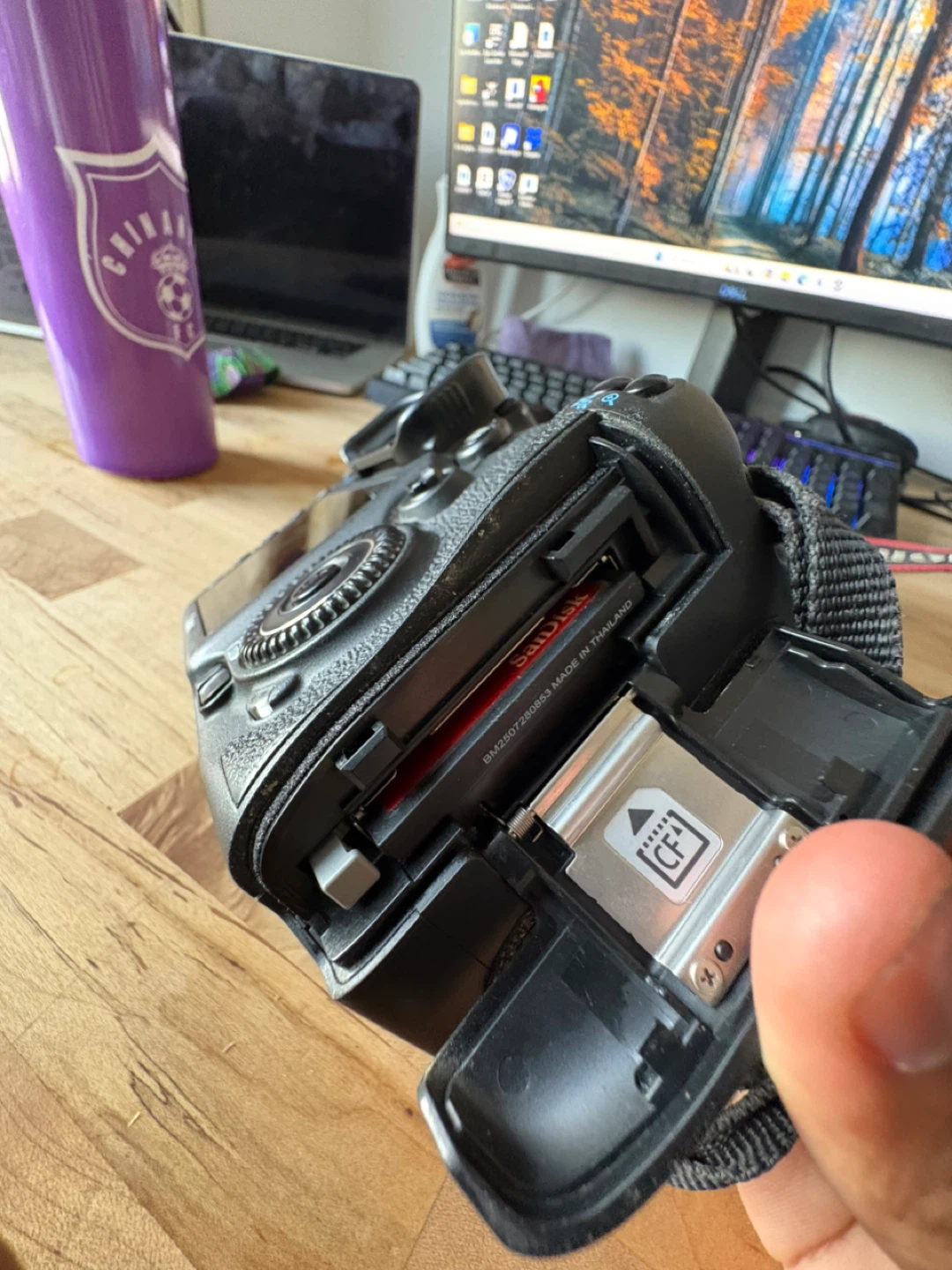 Canon EOS 7D DSLR Camera - photo 3