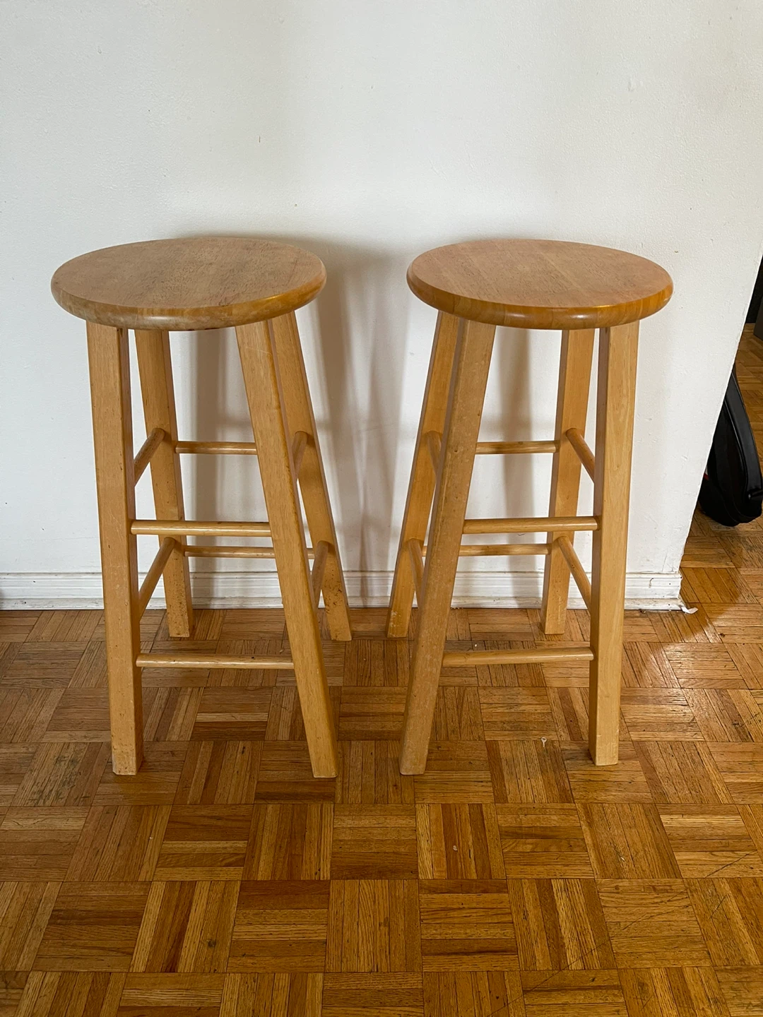Set of 2 Wooden Bar Stools - photo 2