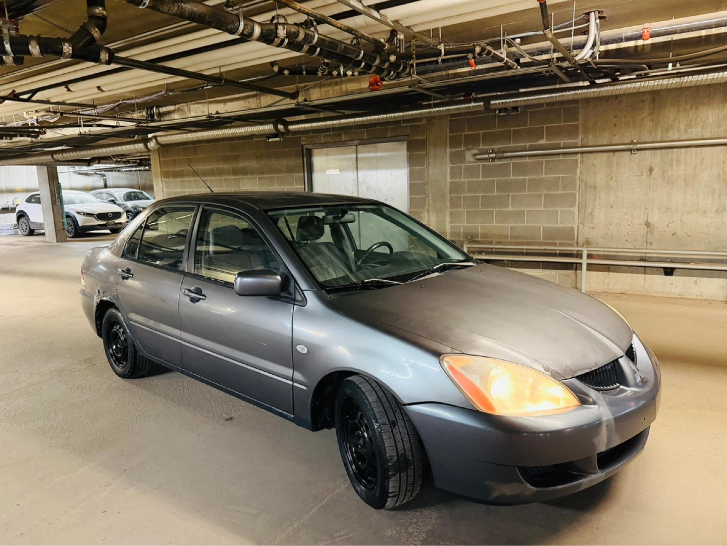 2005 Mitsubishi Lancer ES Sedan - photo 2