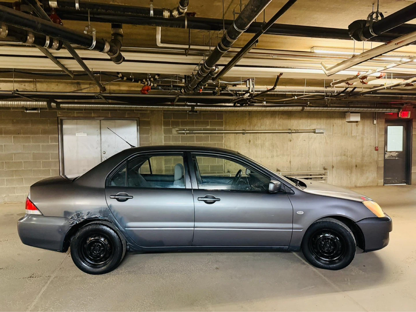2005 Mitsubishi Lancer ES Sedan - photo 5