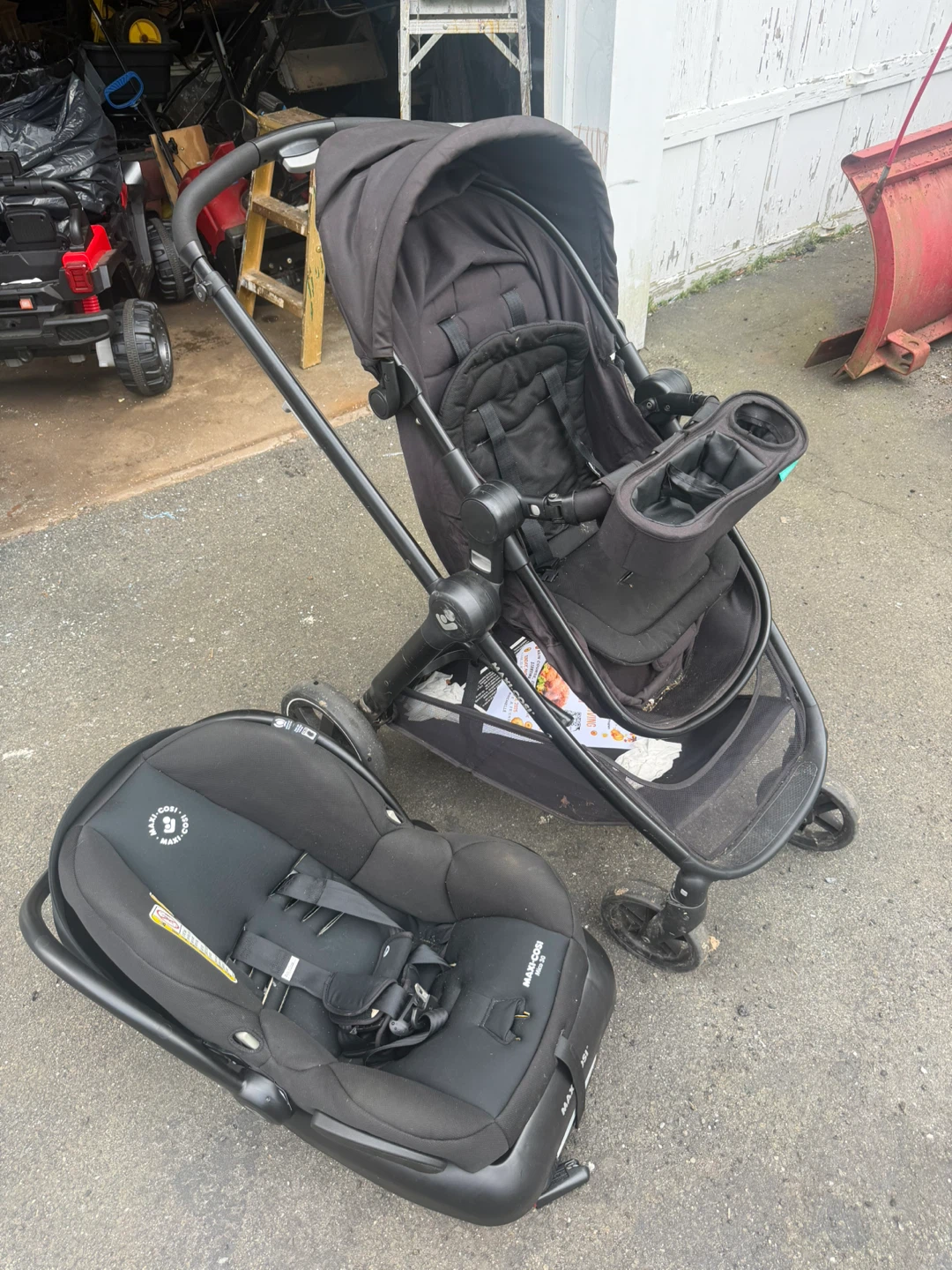 Maxi-Cosi Car Seat and Stroller Travel System - Black - photo 3