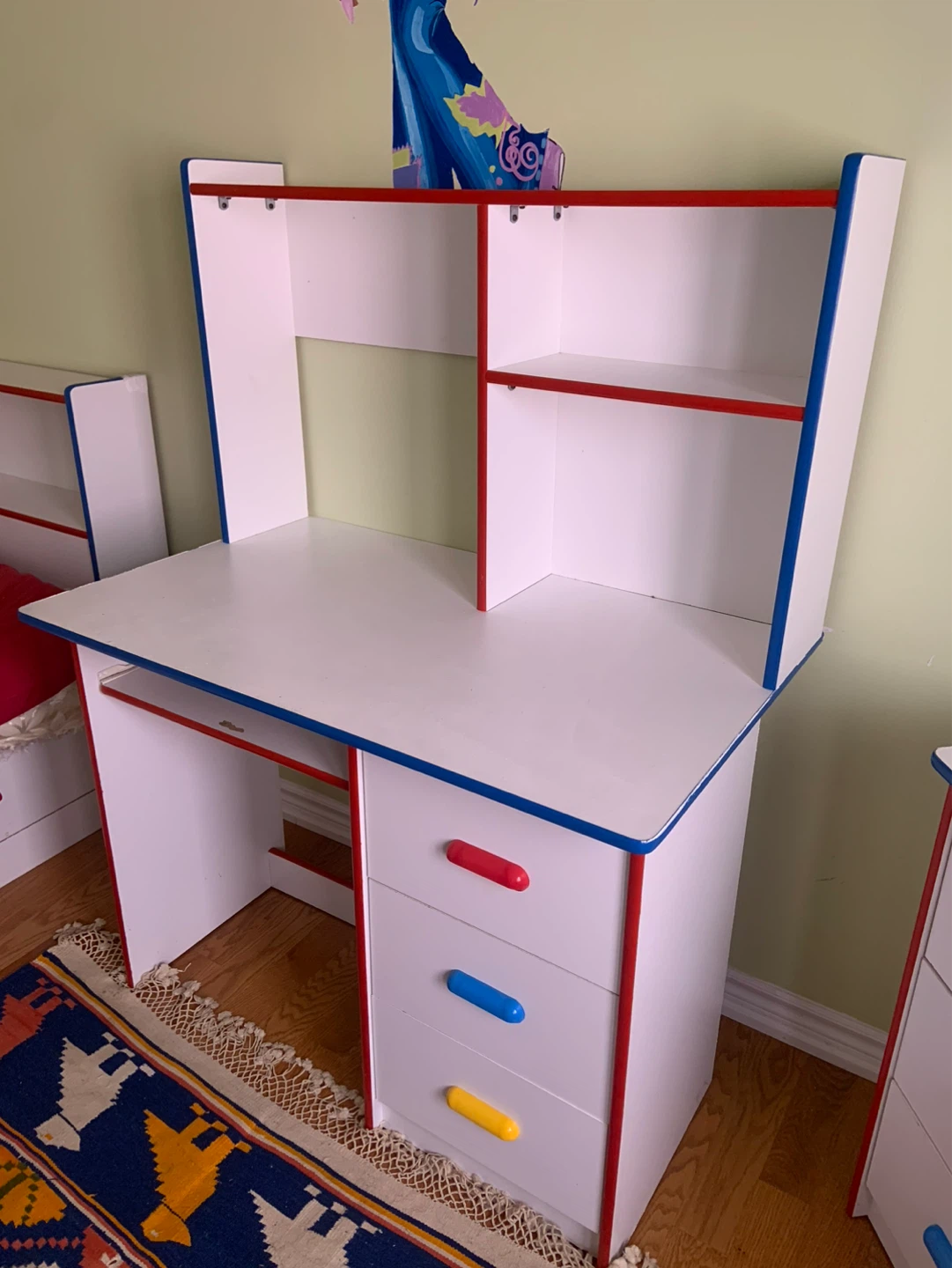 Desk + Easily Removable Shelf - photo 3