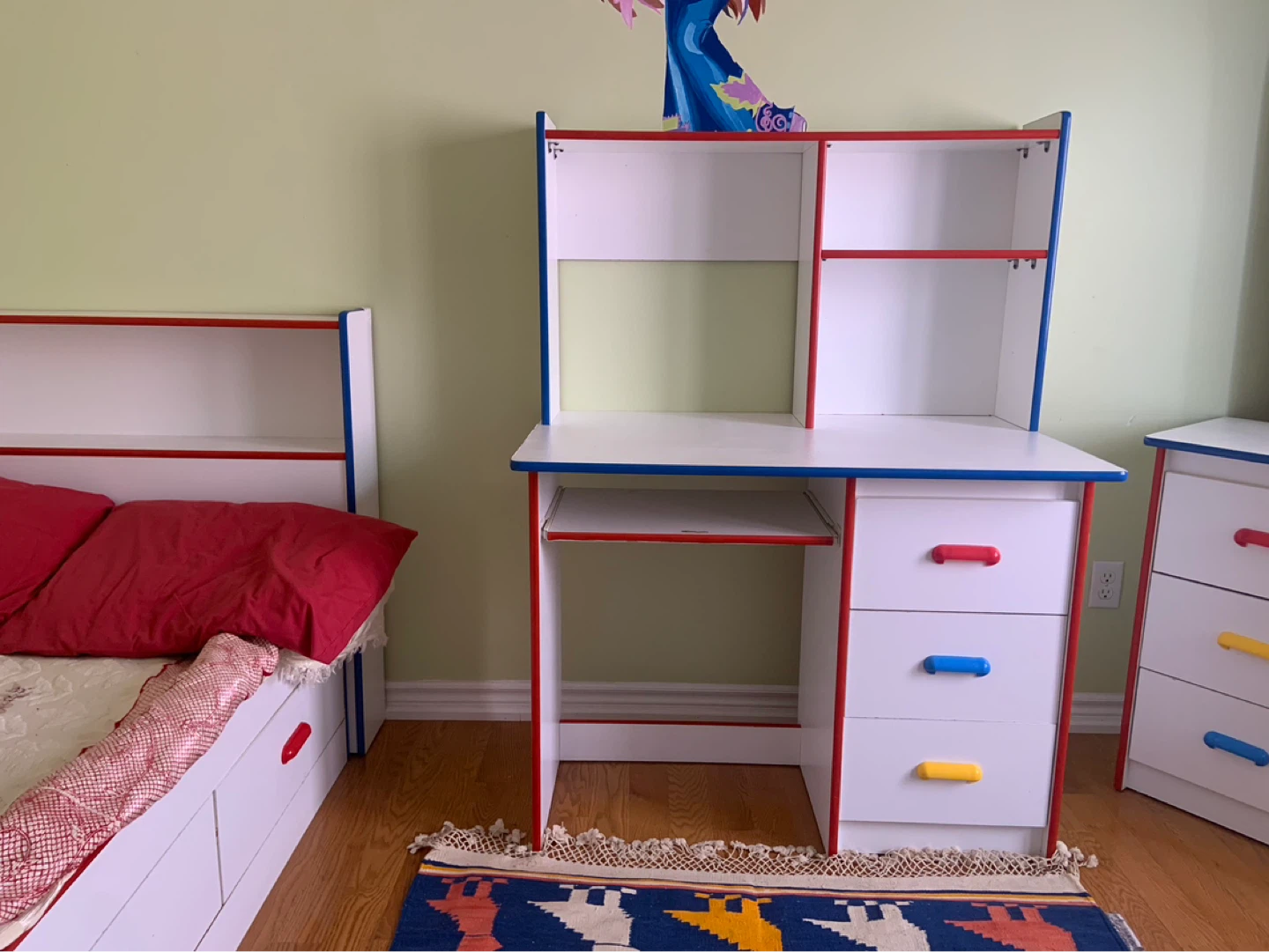 Desk + Easily Removable Shelf - photo 5