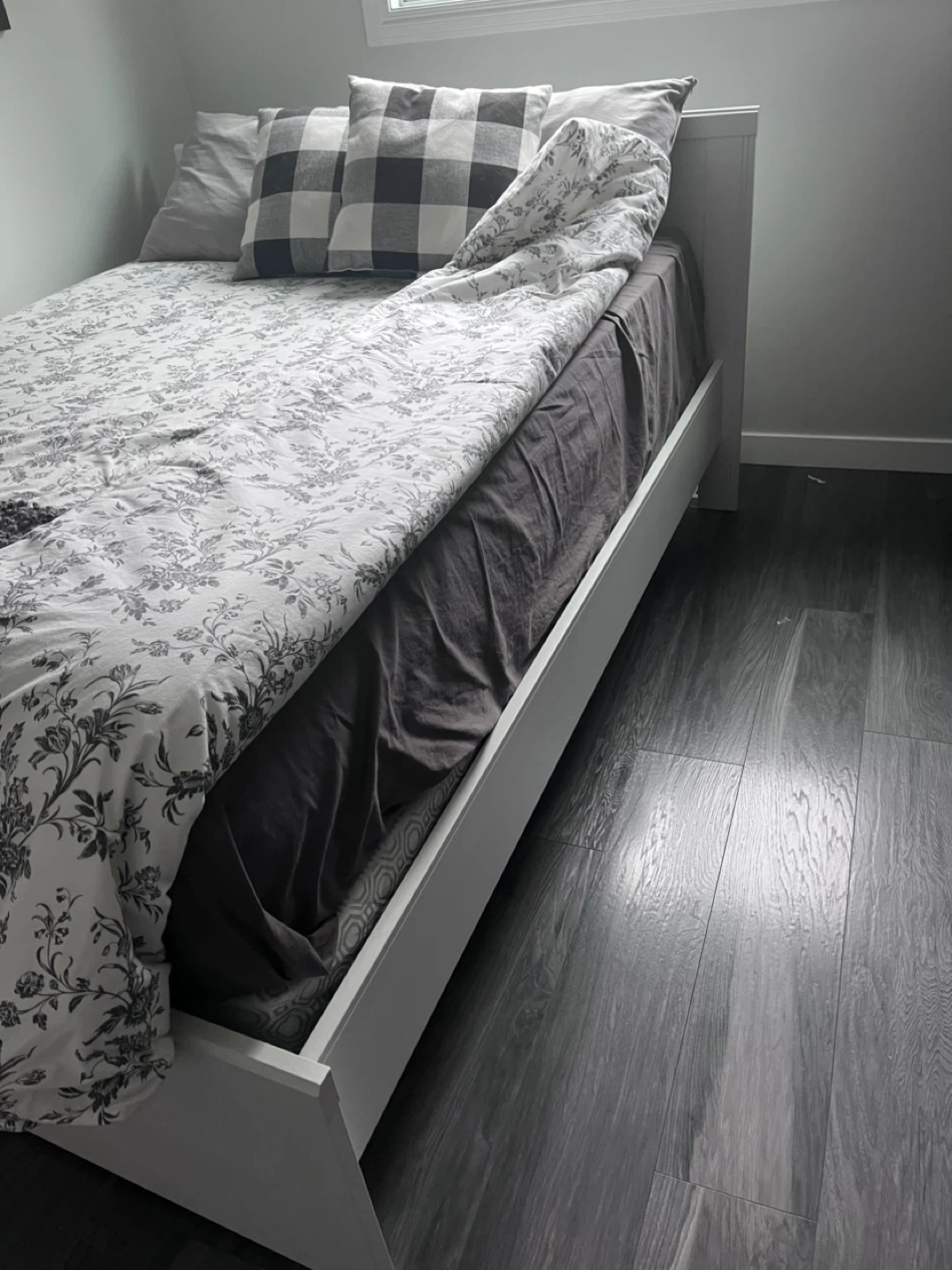 White double Bed Frame - photo 3