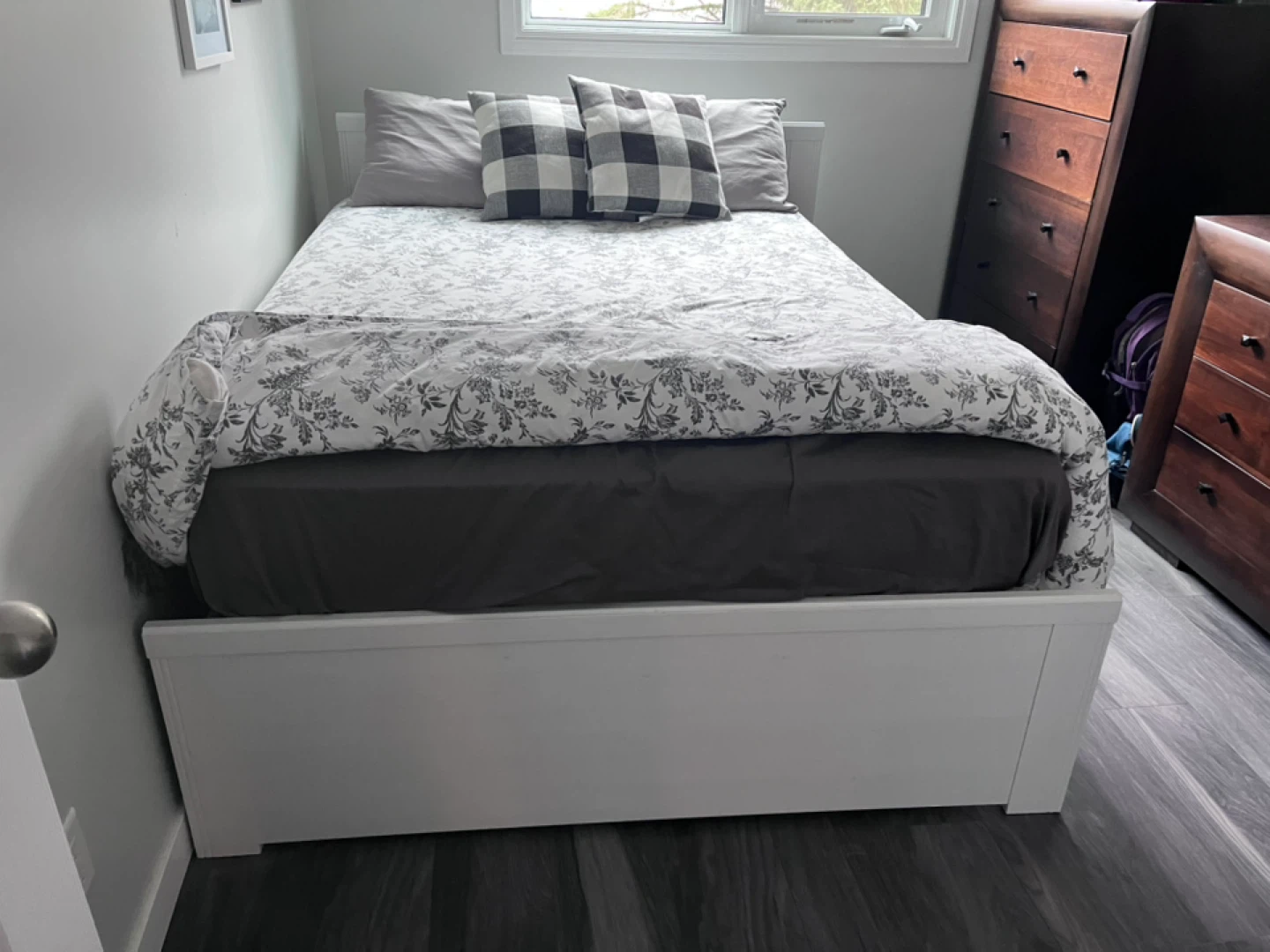 White double Bed Frame - photo 4