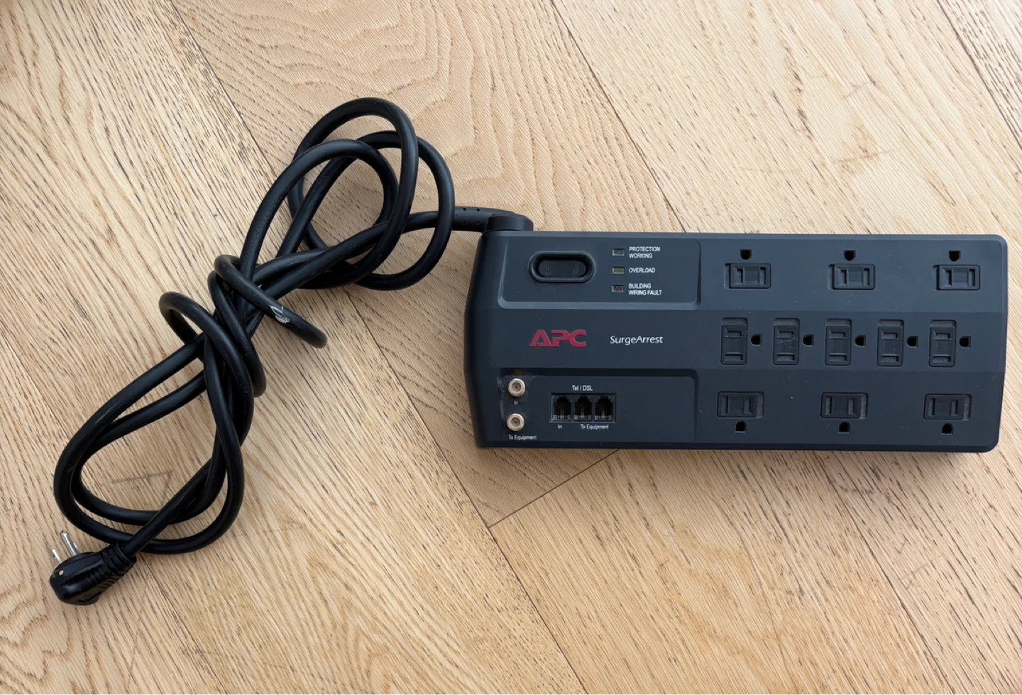 APC SurgeArrest Surge Protector Power Strip