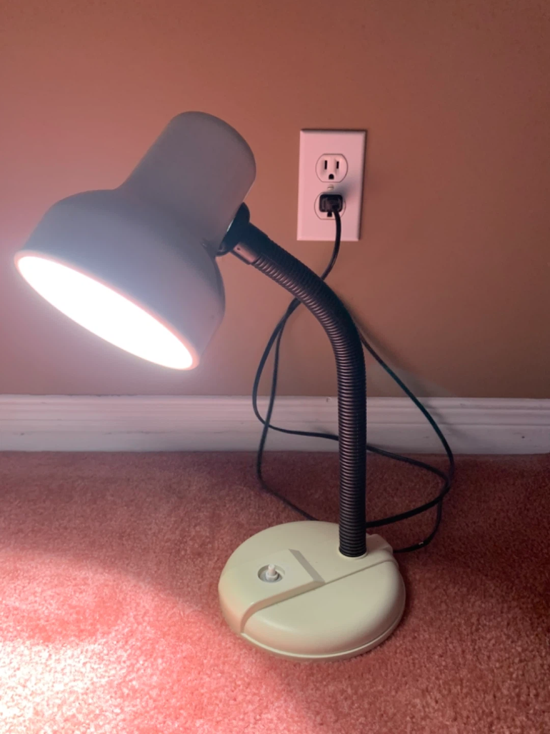 White Desk Lamp / Flexible Reading Lamp - photo 2