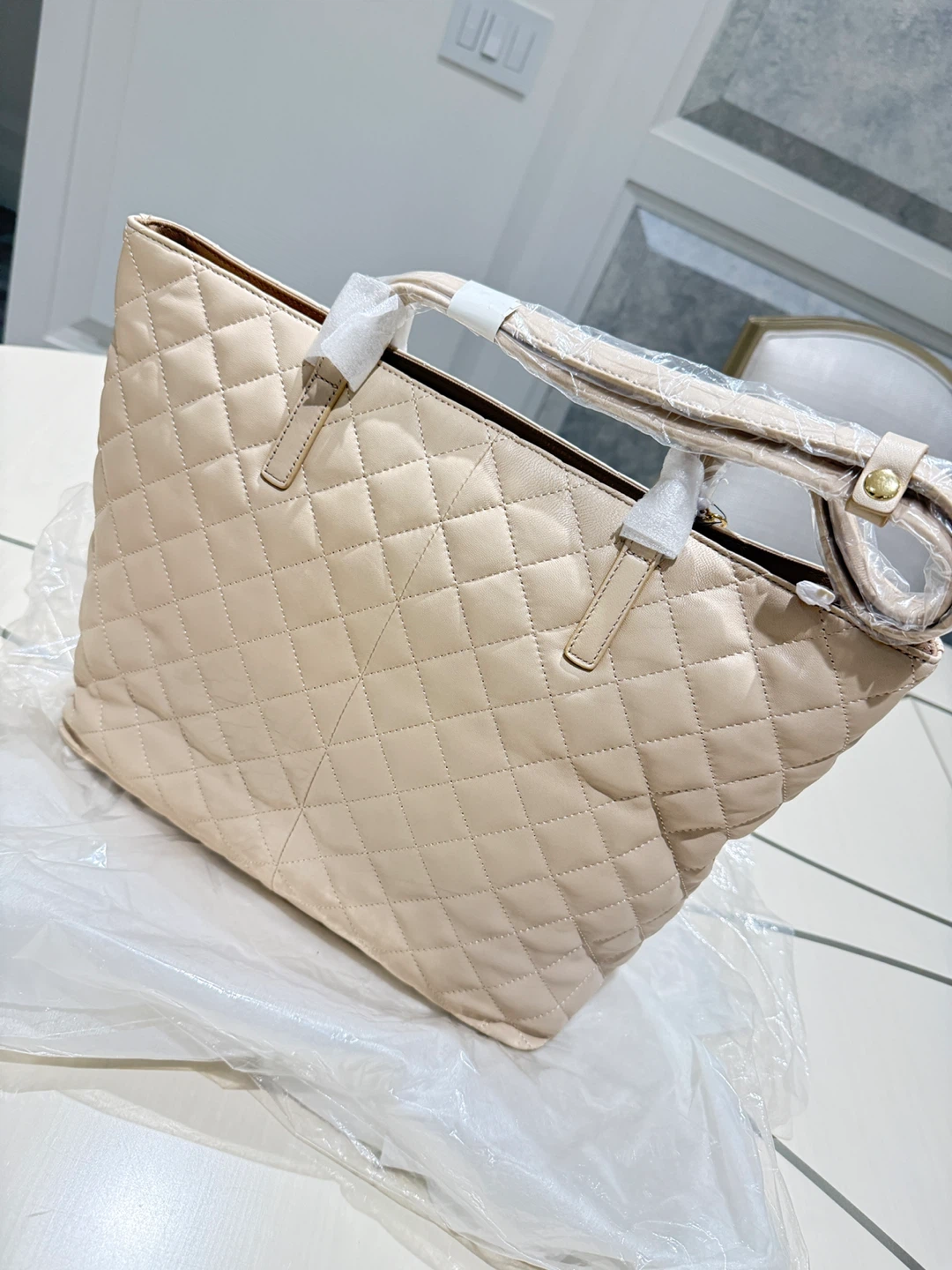 DKNY Quilted Tote Bag - Beige - photo 3