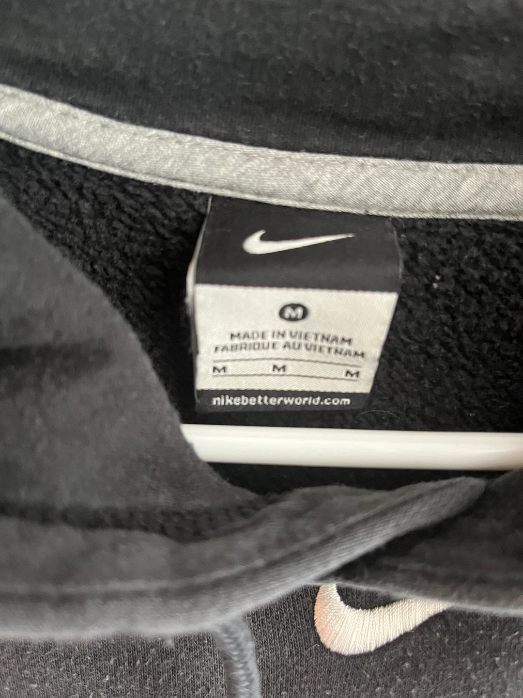 Nike "Property of Athelite Basketball" Hoodie - Size M - photo 4
