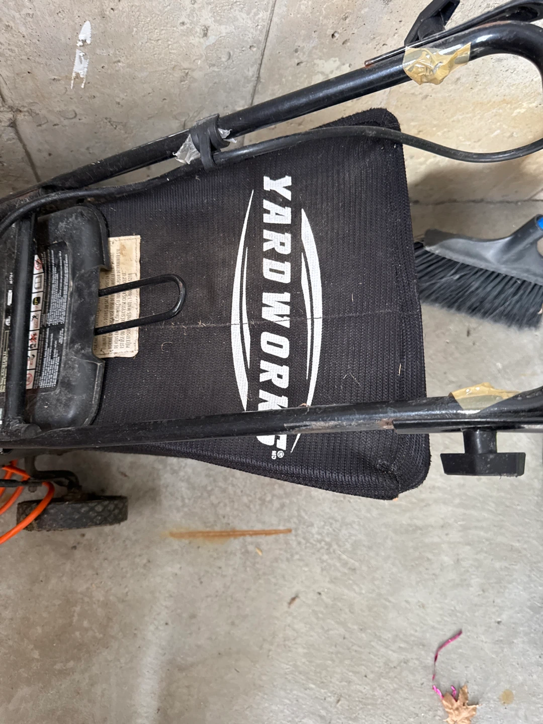 Yardworks Electric Lawn Mower with Grass Bag - photo 2