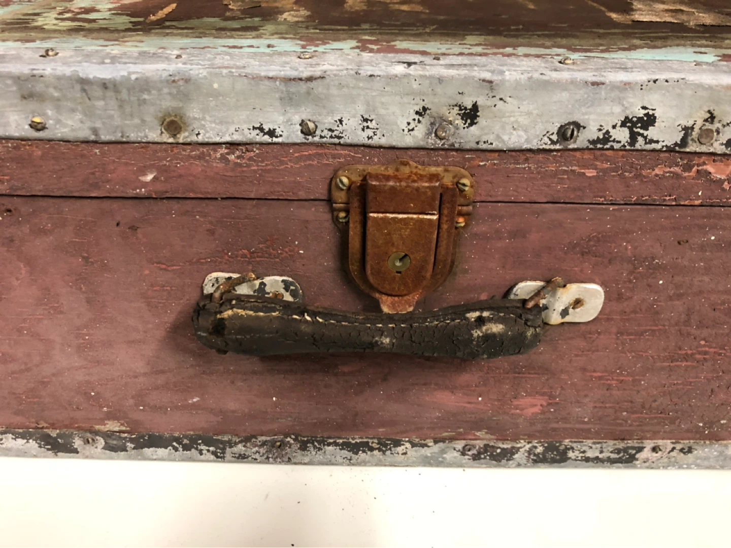 Vintage Steamer Trunk - photo 2