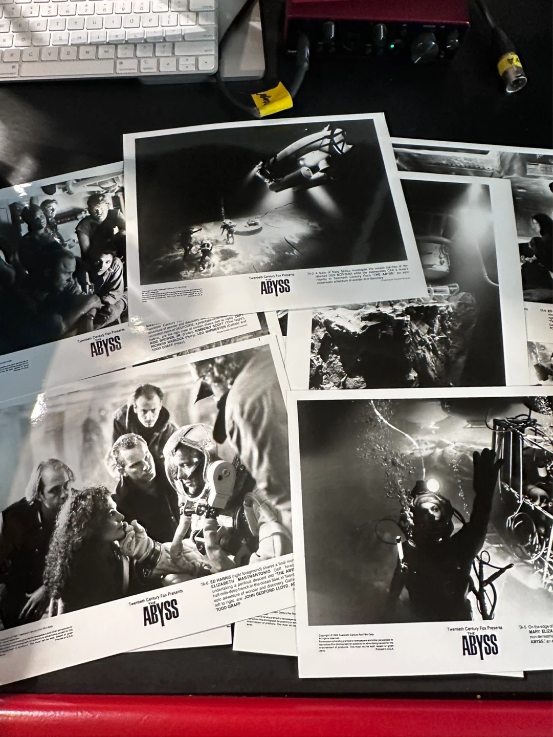The Abyss Production Information and Photo Book - photo 4