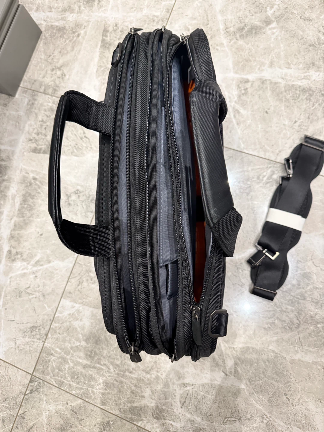 Targus SafePort D30 Laptop Bag - photo 3