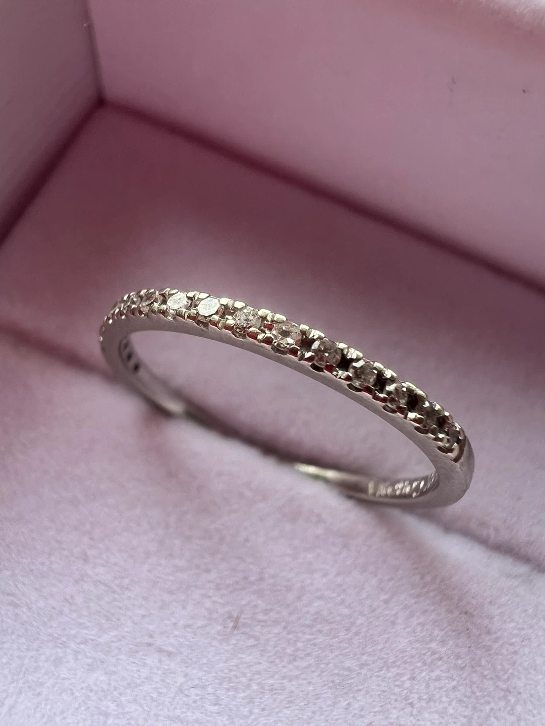 10 k Diamond Band Ring