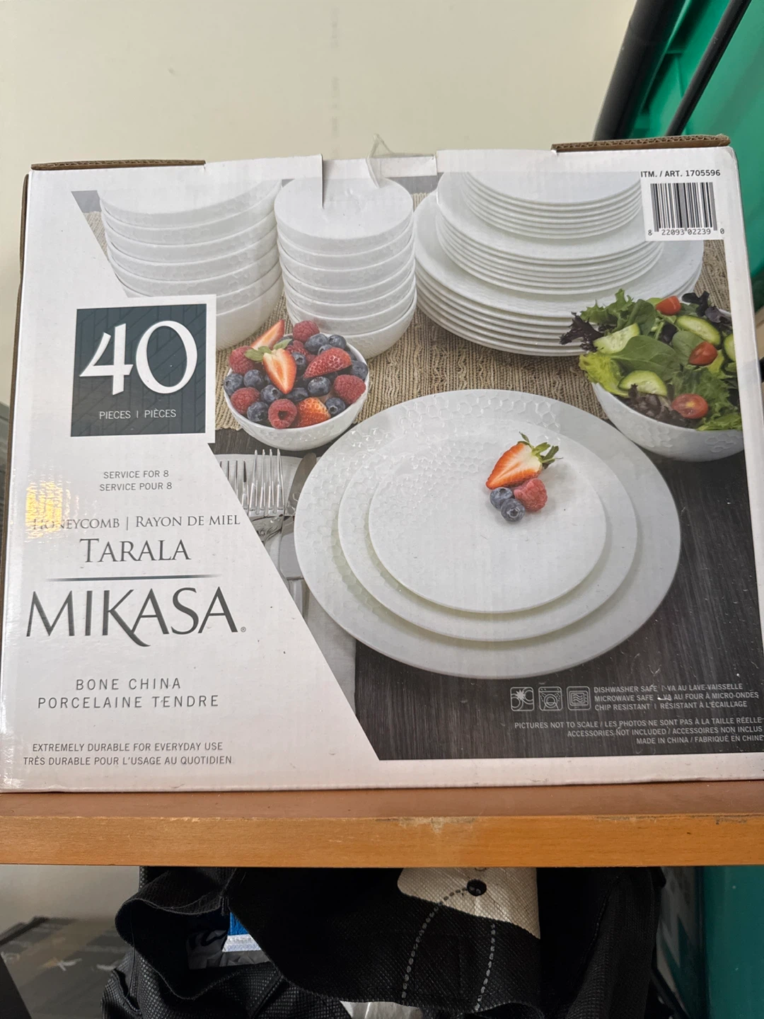 Mikasa Tarala Bone China 40-Piece Dinnerware Set