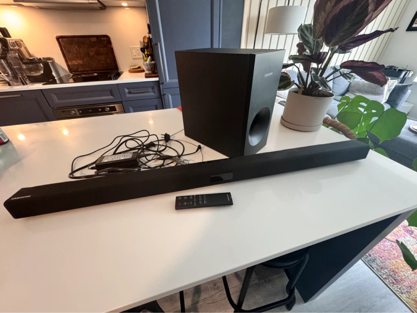 Samsung HW-J355 Soundbar and Subwoofer with Remote