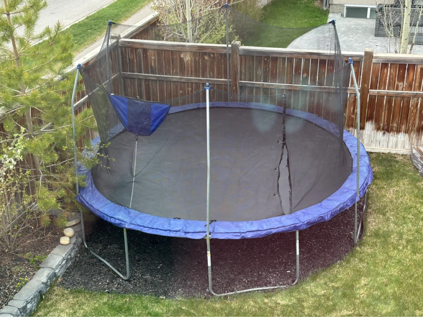 Trampoline with Safety Net