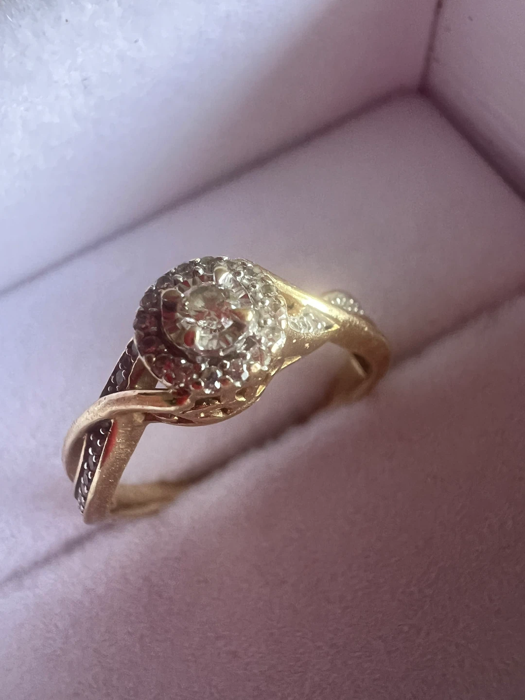 10K Yellow Gold Diamond Halo Ring - photo 2