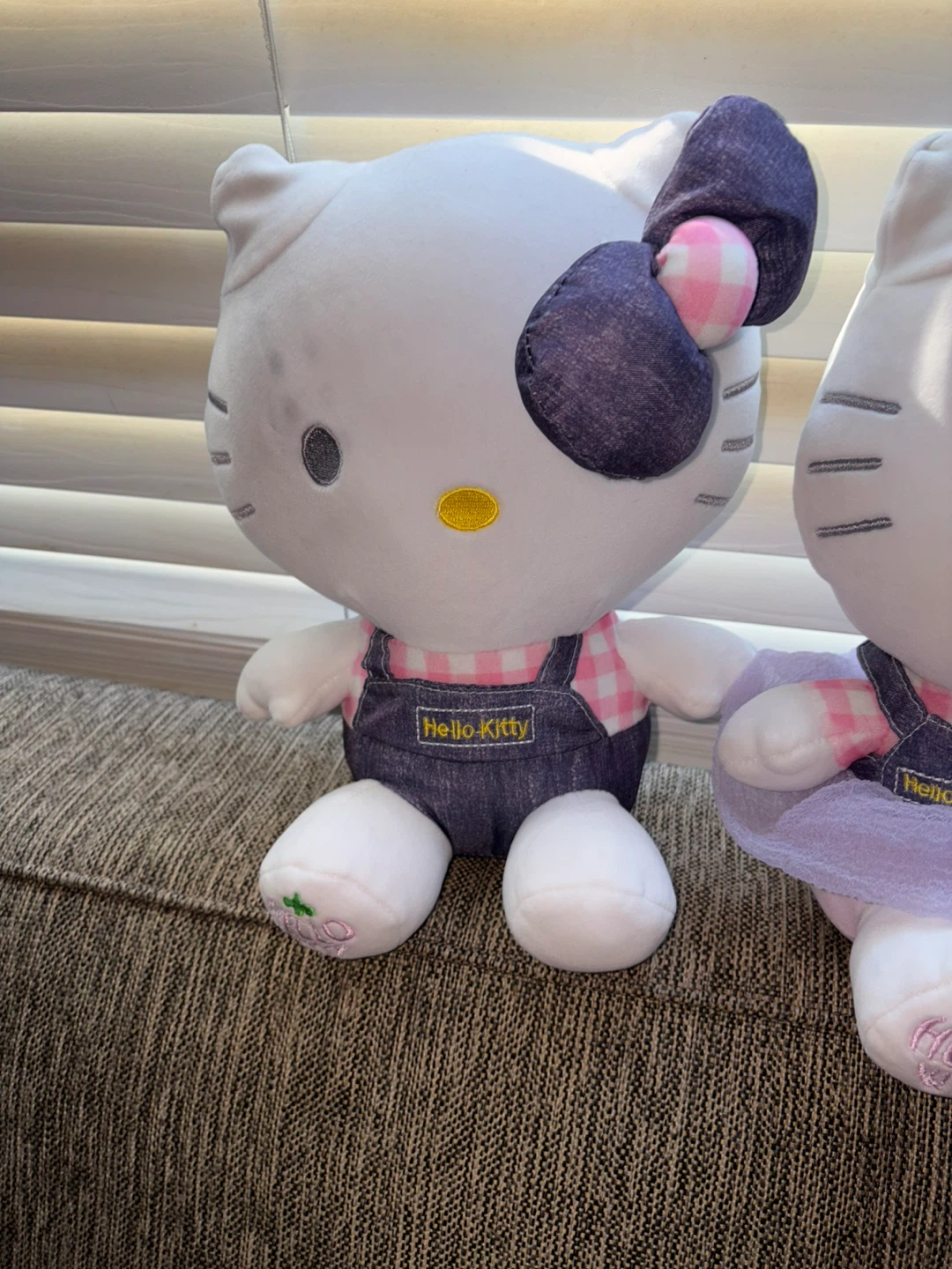 Hello Kitty Plush Toys - Set of 2 - photo 3