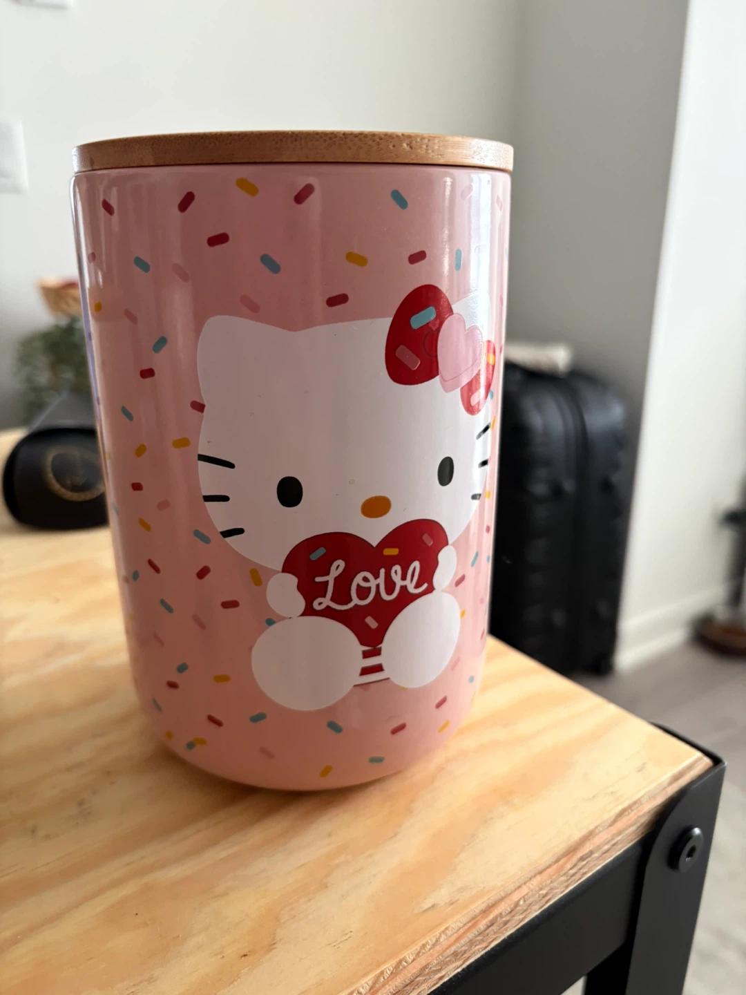 Hello Kitty Ceramic Canister with Bamboo Lid - photo 2