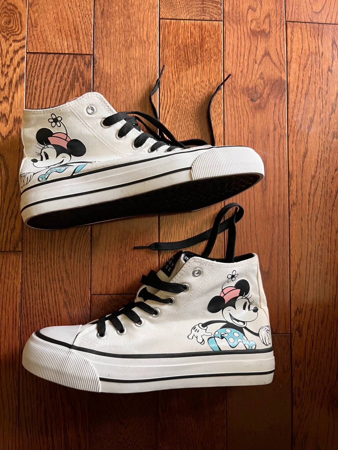 NEW Disney Mickey & Minnie Mouse High Top Canvas Shoes Size 8