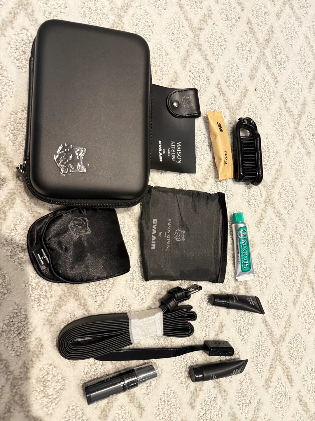 Maison Kitsuné EVA Air Amenity Kit - photo 3