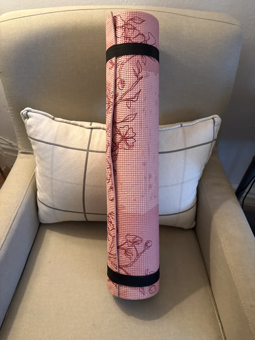 Pink Yoga Mat with Floral Design - photo 2
