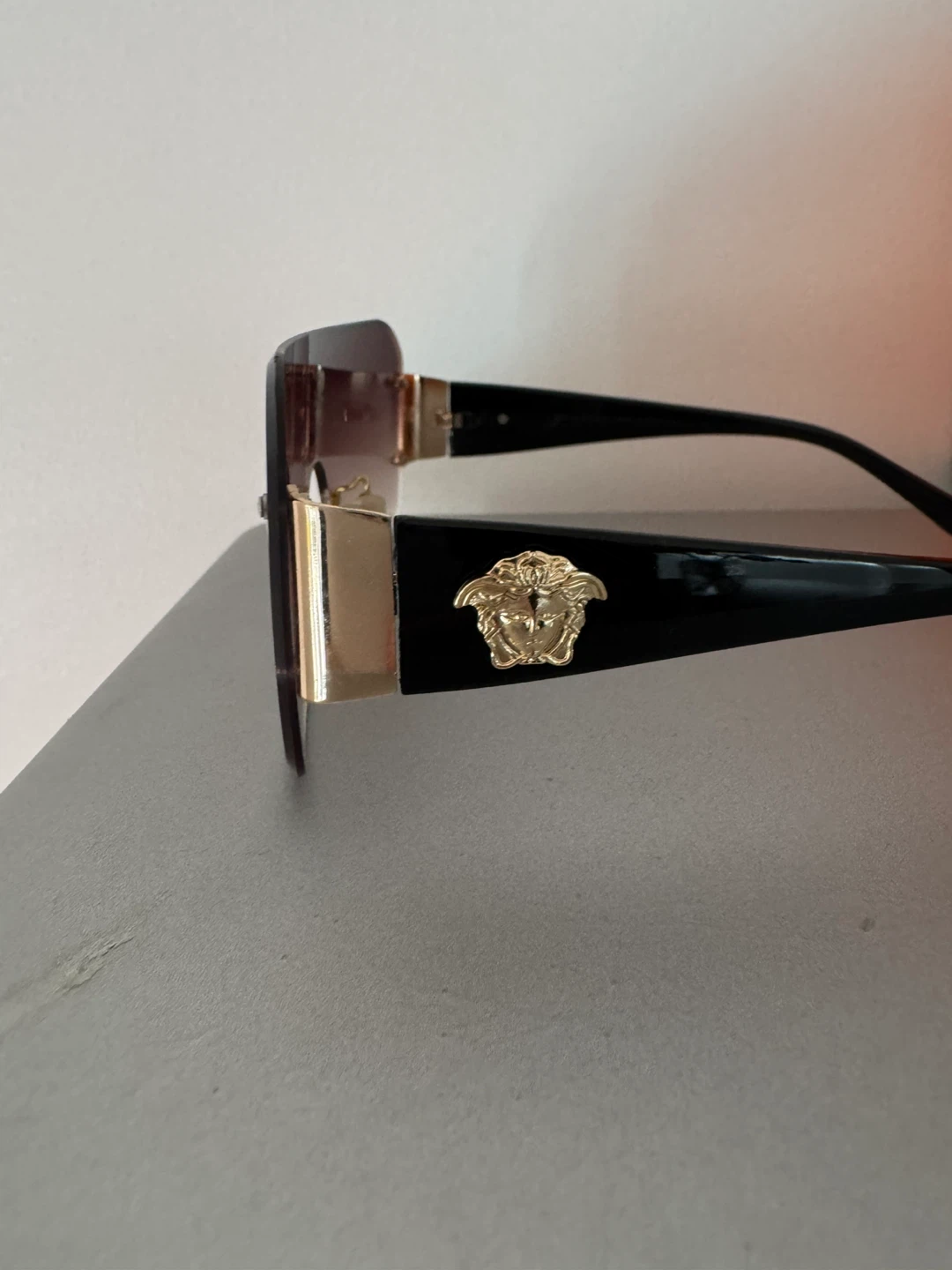 Designer-Inspired Oversized Shield Sunglasses - photo 4