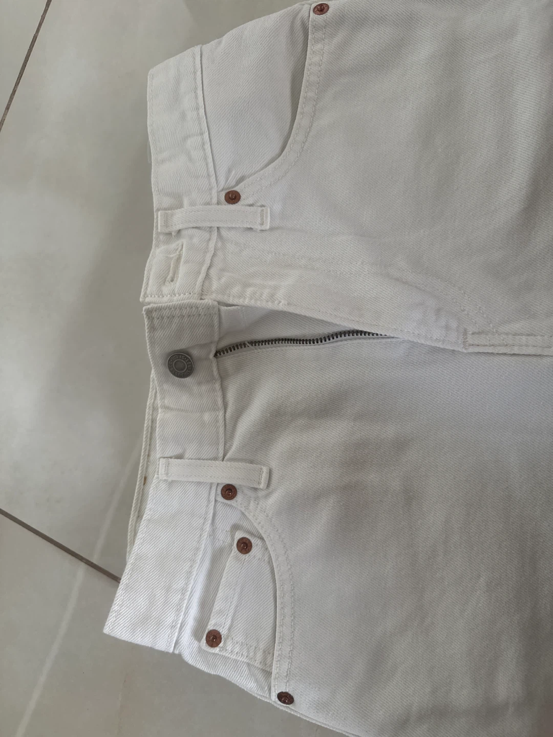 Levi's White Denim Skirt - photo 2