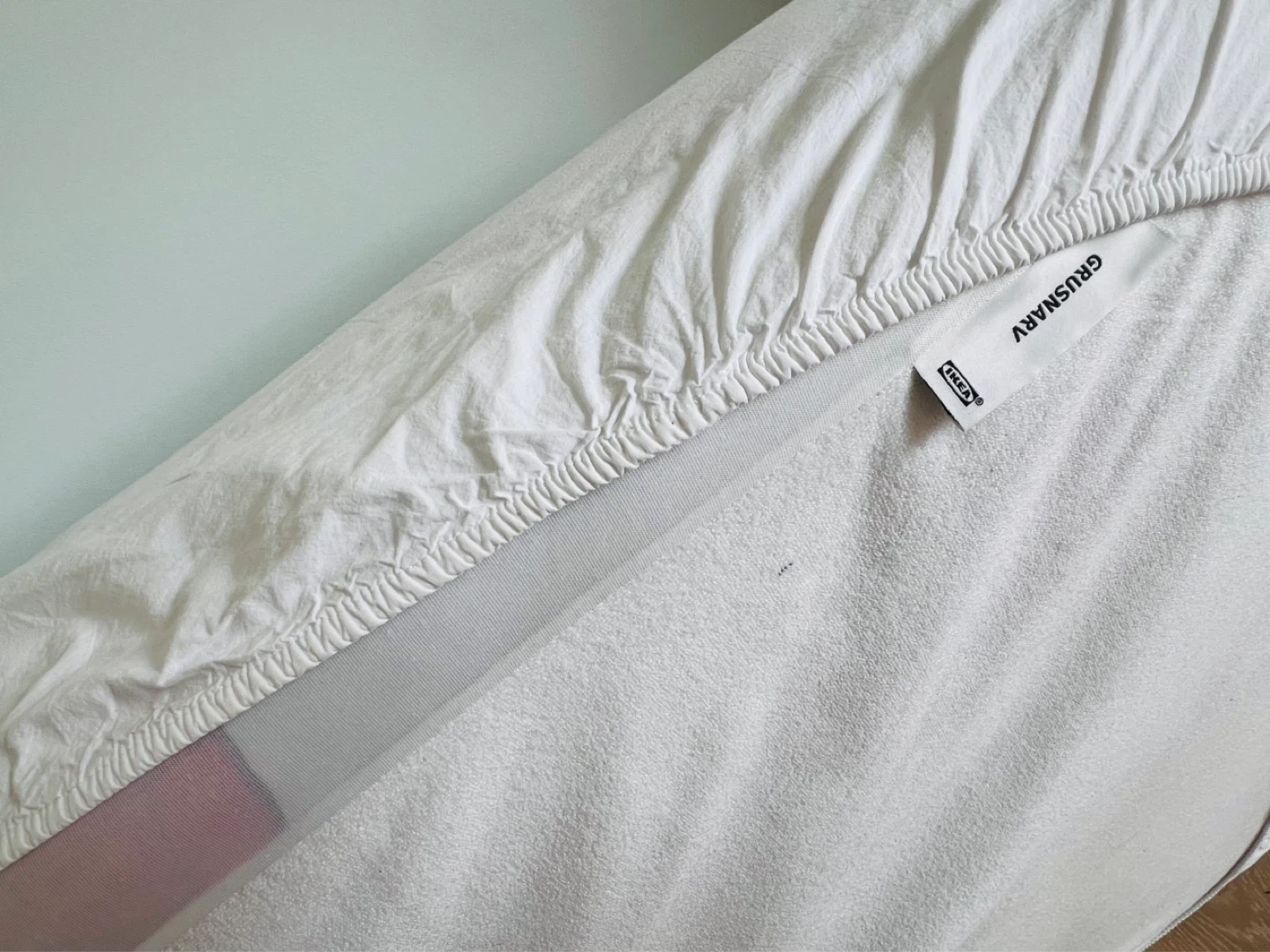 Twin mattress like new - photo 2