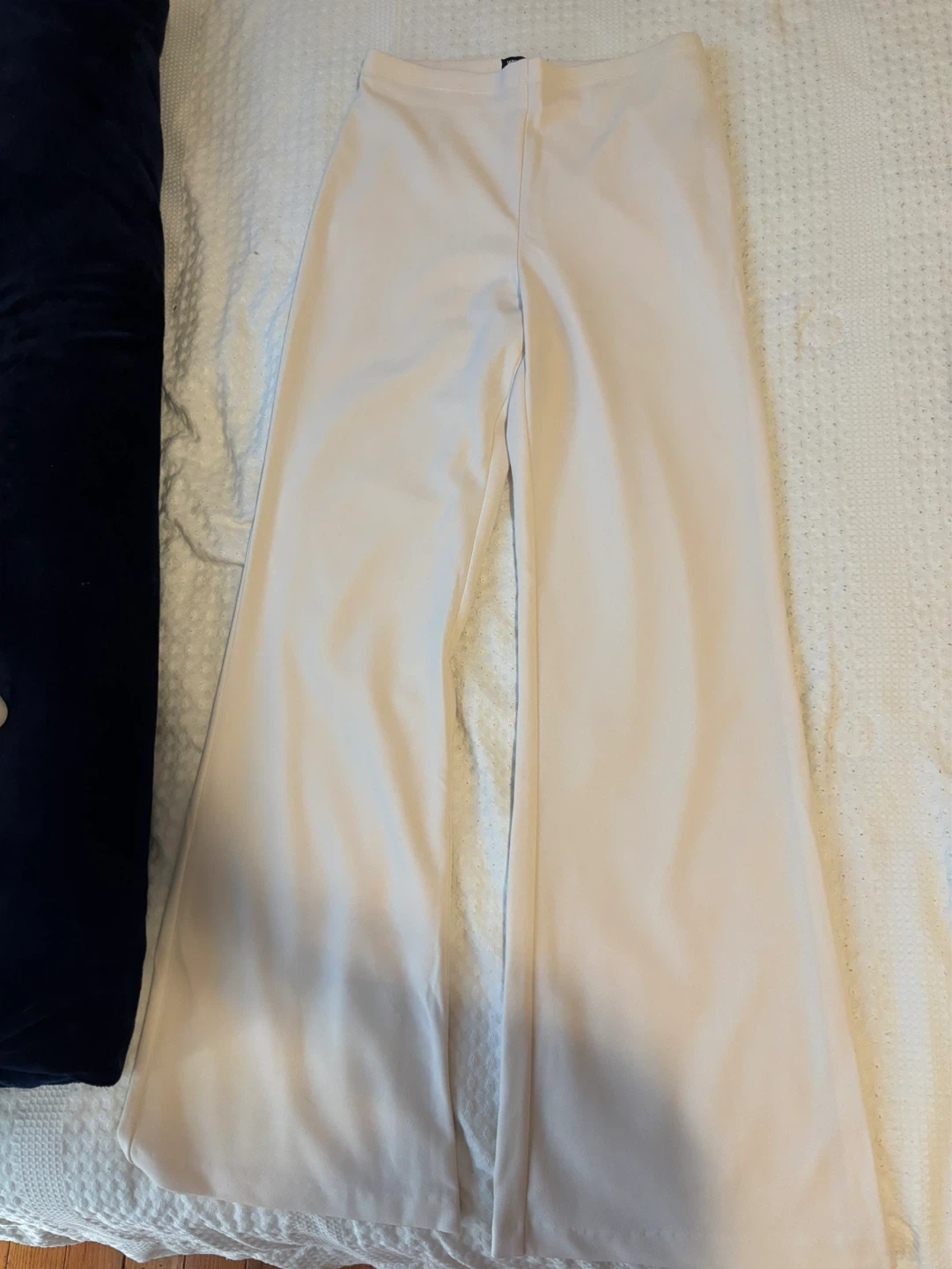 White pans