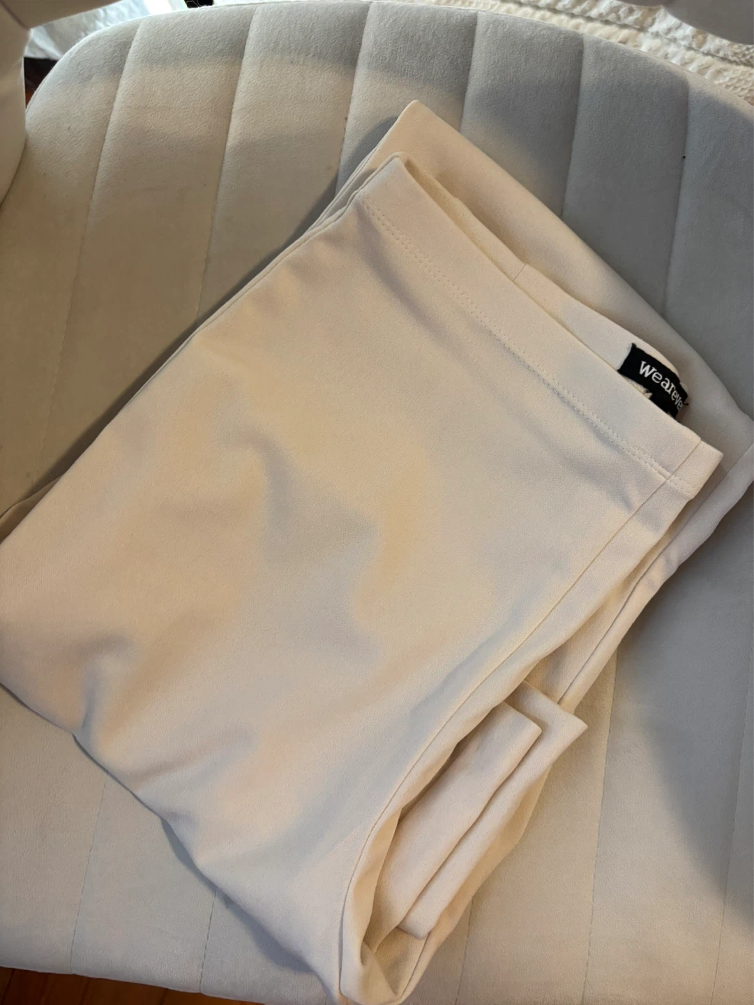 White pans - photo 2