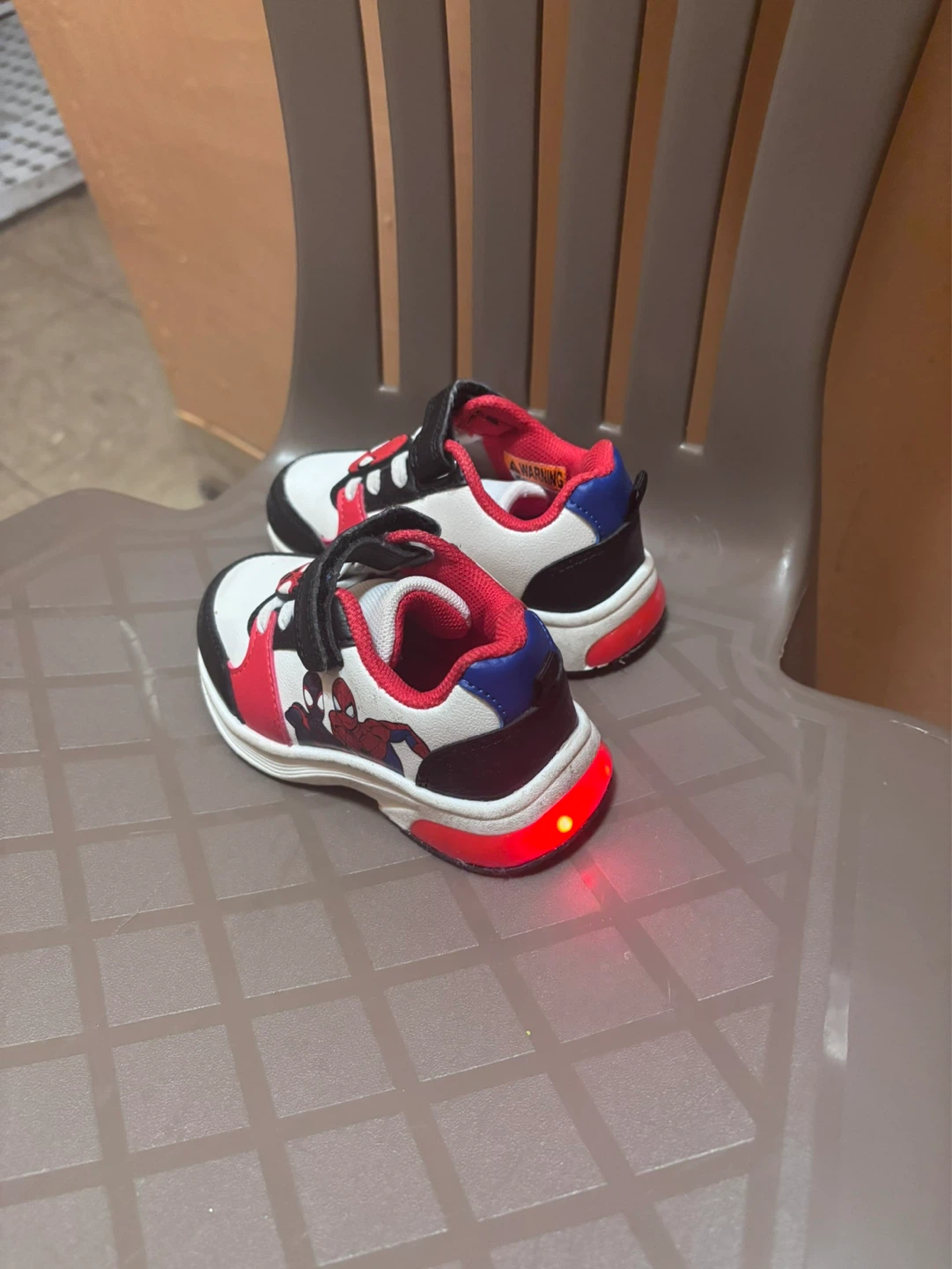 Kids' Spiderman Light-Up Sneakers - photo 3
