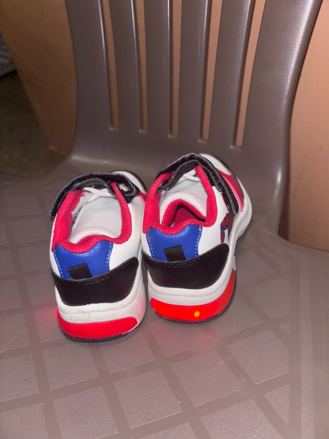 Kids' Spiderman Light-Up Sneakers - photo 4
