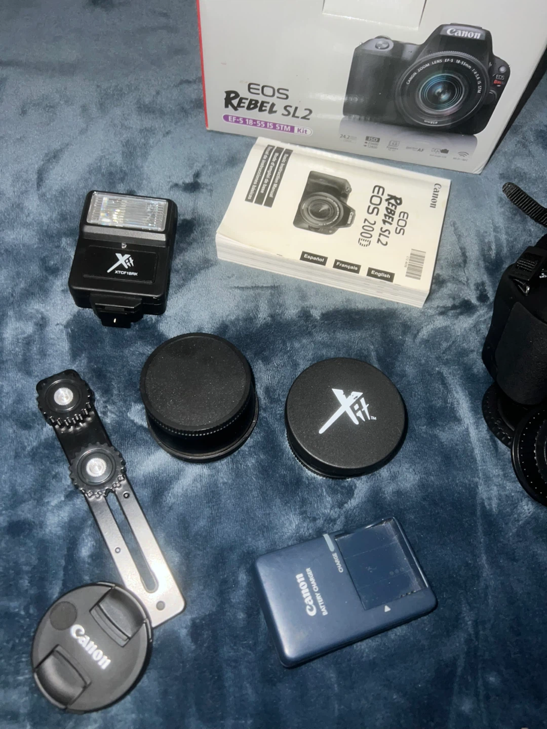 Canon EOS Rebel SL2 DSLR Camera Kit with Tripod - photo 3