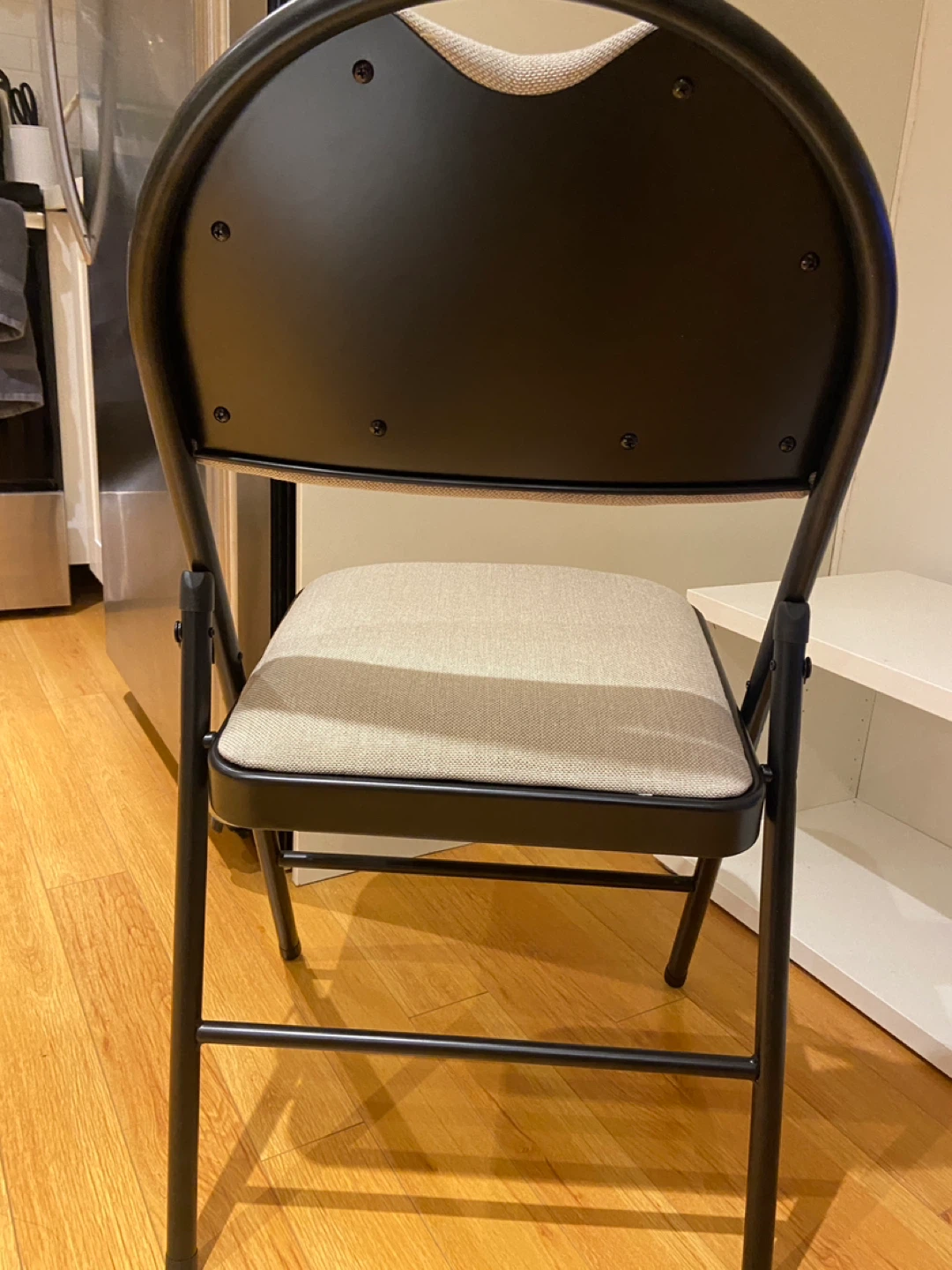 Two Folding Chairs with Padded Seats and Backs - photo 2