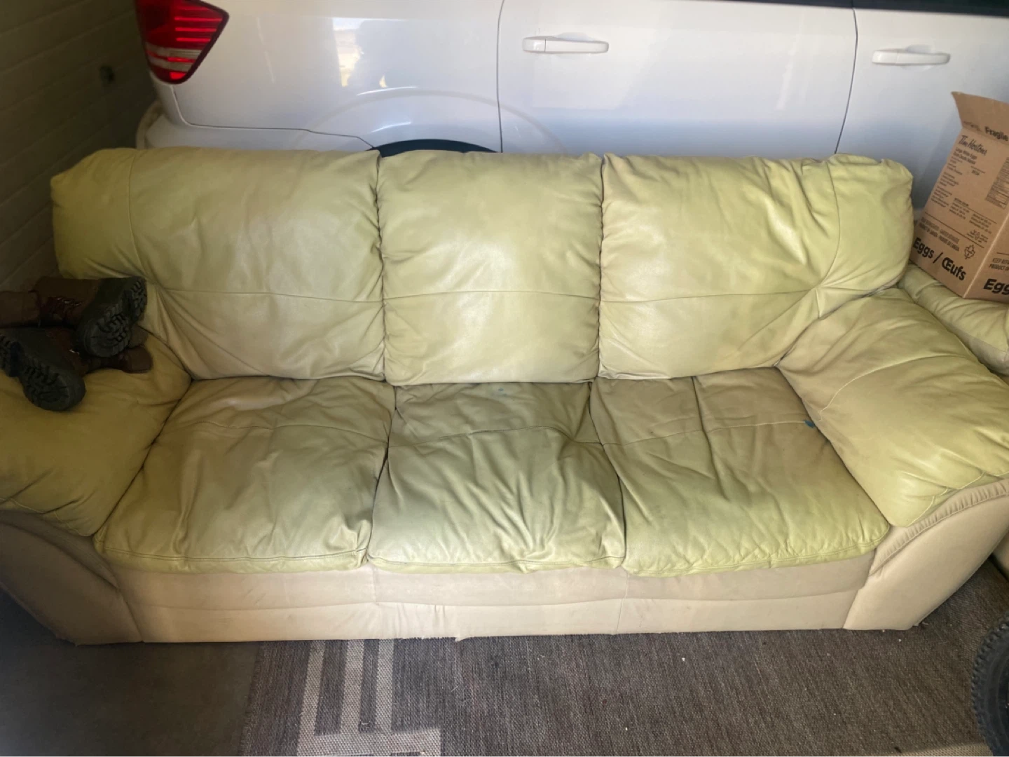Light Green Leather Sofa - photo 4