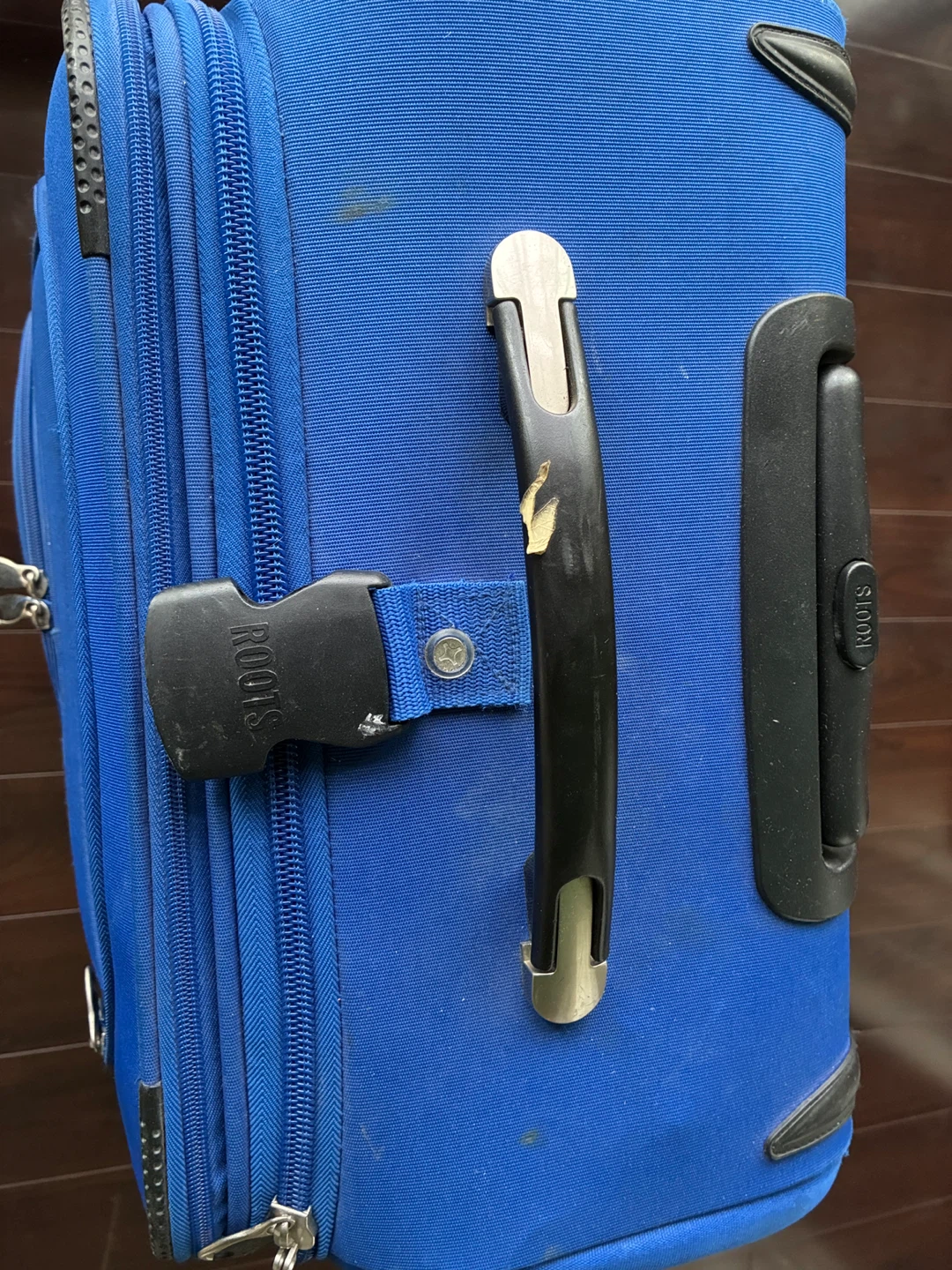 Blue ROOTS Rolling Suitcase Luggage - photo 5
