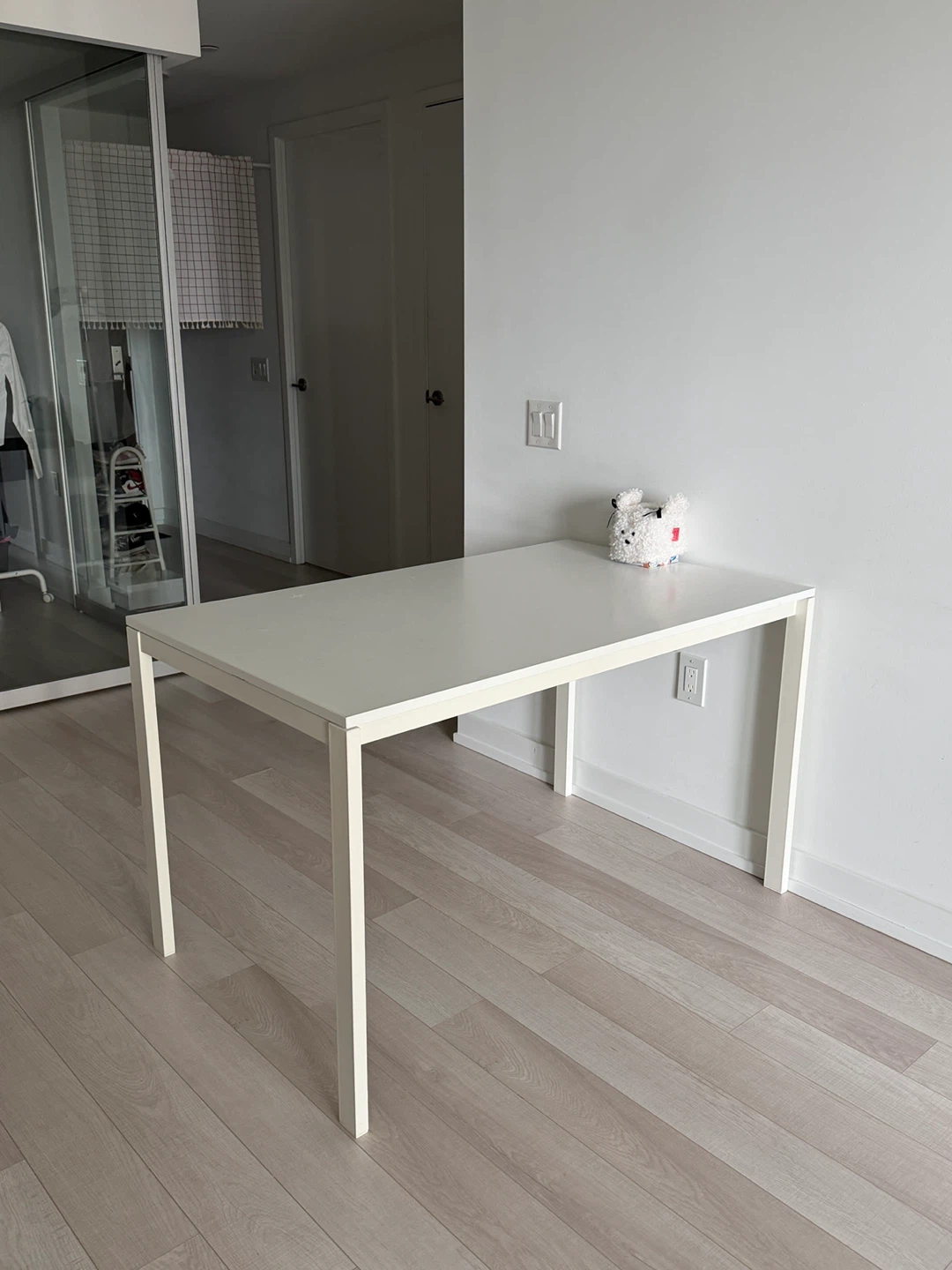 IKEA VIHALS Table White