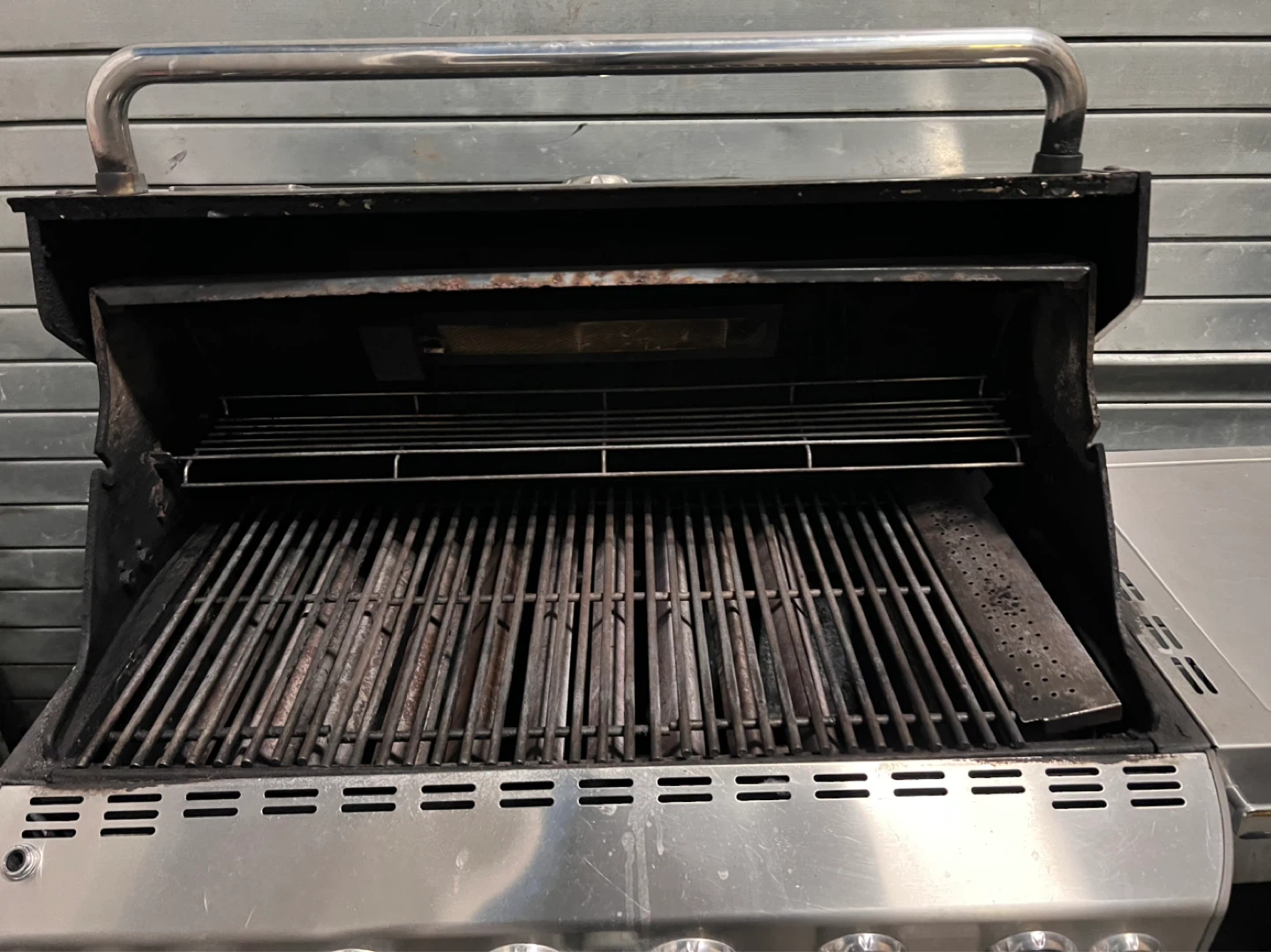 Weber Summit Series 6-Burner natural gasGrill with Side Burner - photo 2