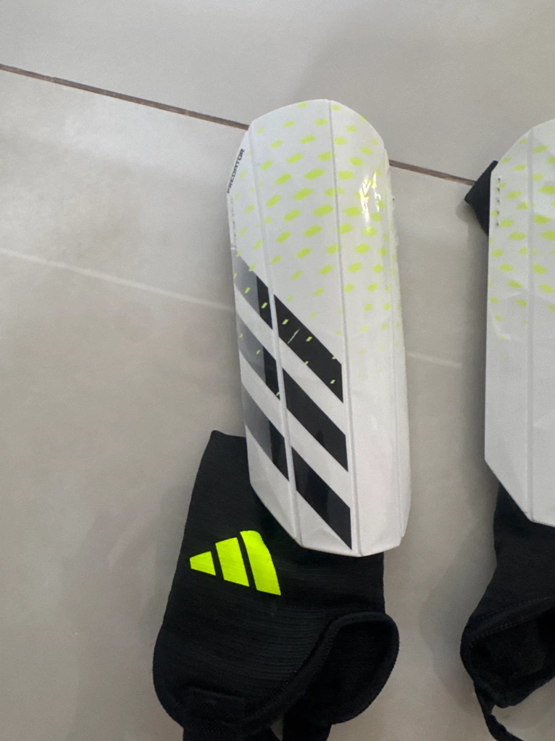 Adidas Predator Soccer Shin Guards Size L - photo 2