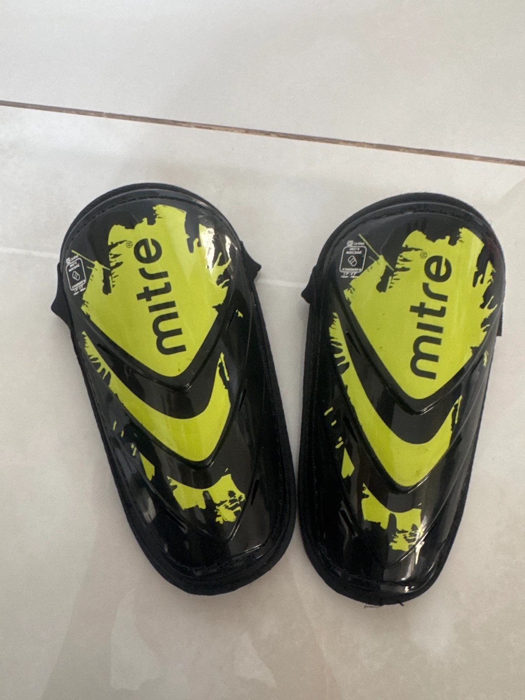 Mitre Adult Shin Guards