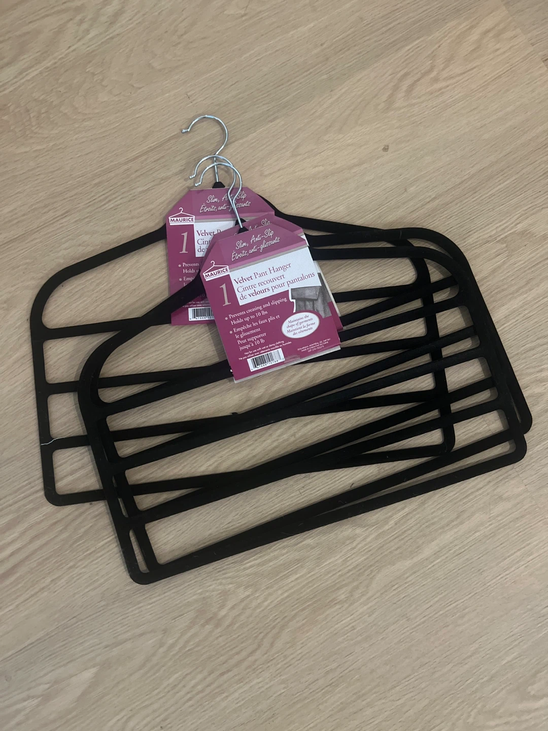 Maurice Velvet Pant Closet Hanger - Black