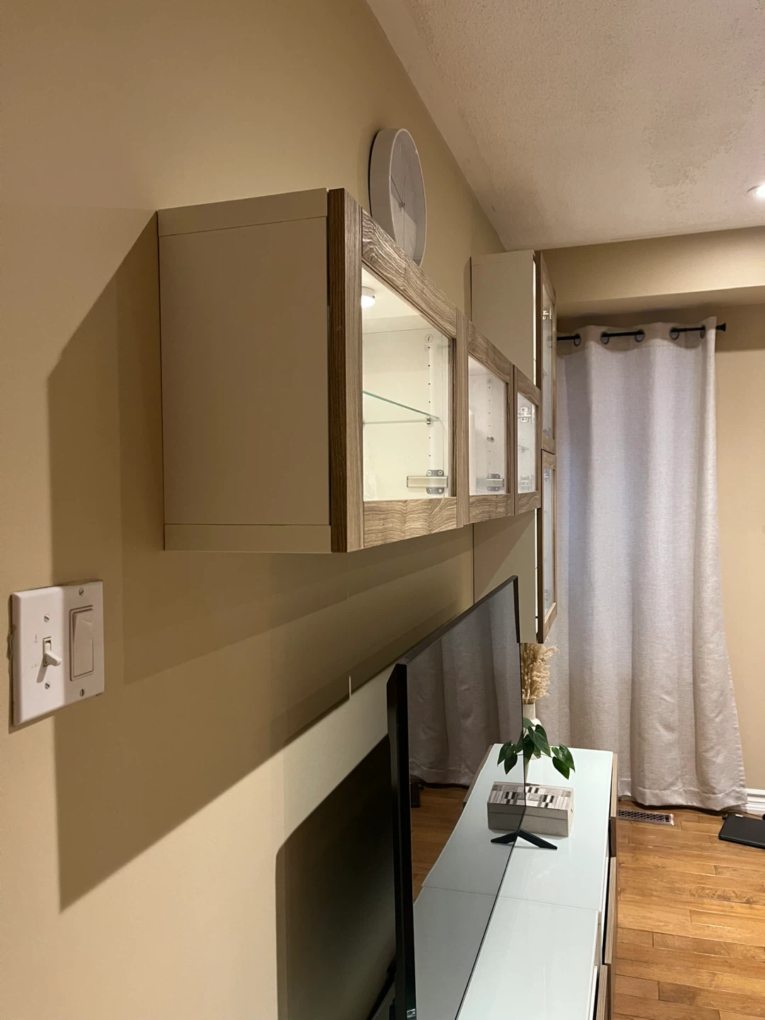 Modern Wall Mounted Entertainment Unit with Display Cabinets - photo 4