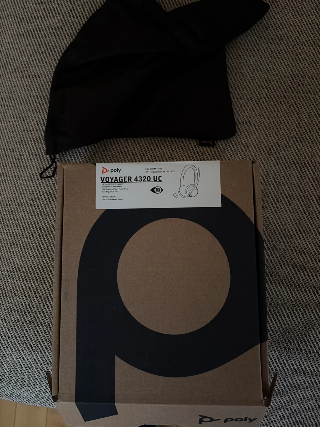 Poly Voyager 4320 UC Series Wireless Headset - photo 3