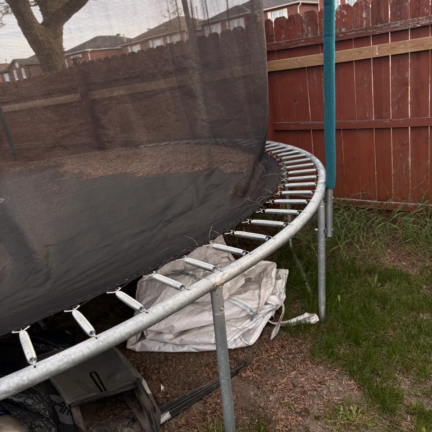 Round Trampoline with Safety Net - photo 2