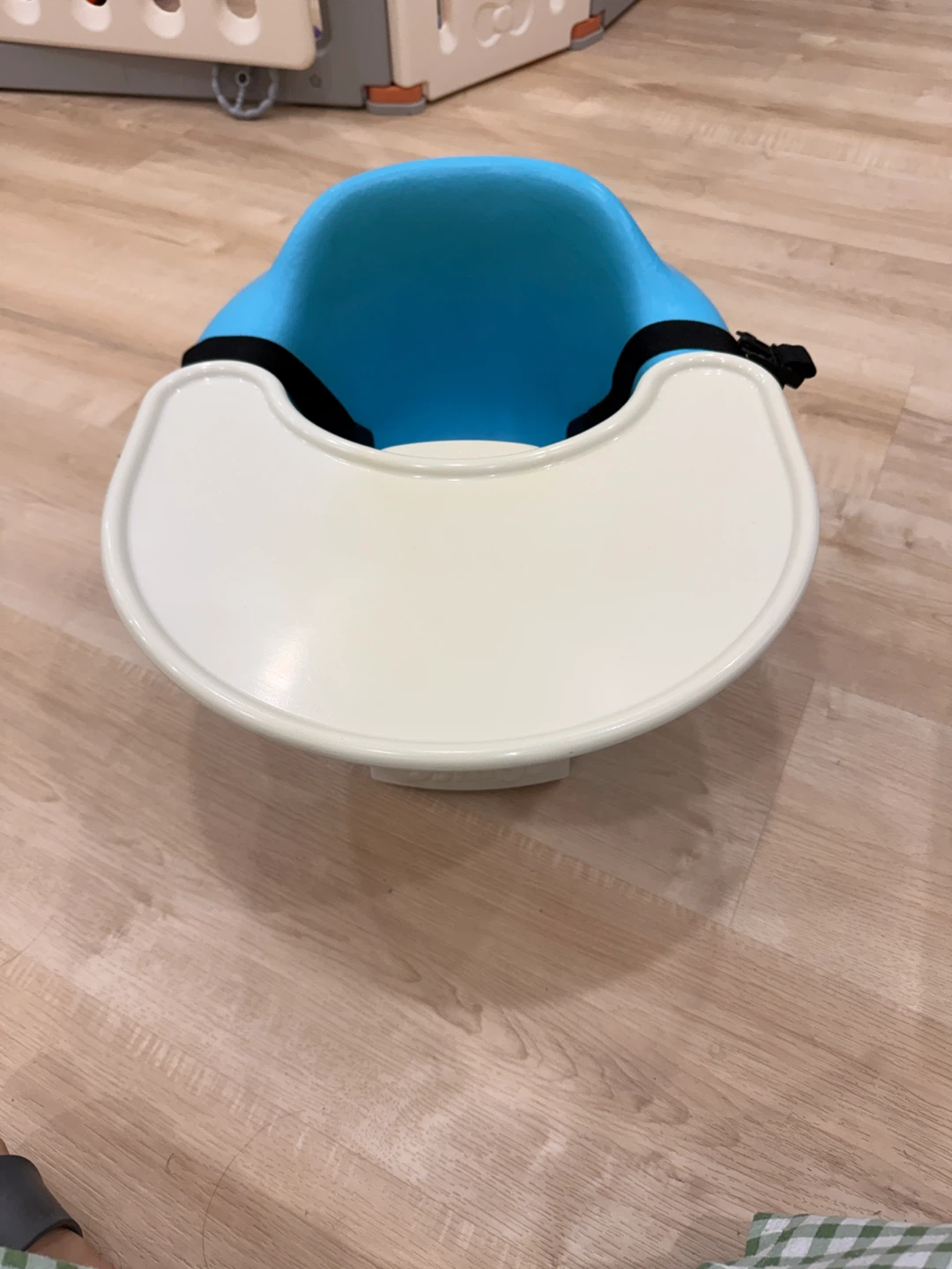 Bumbo Baby Seat with Tray