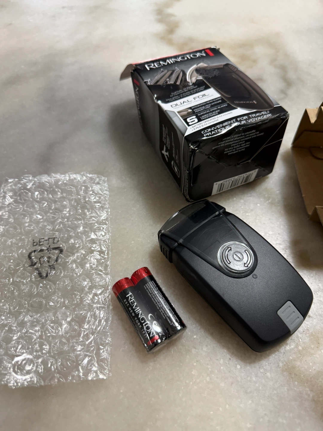 NEW Mini Remington Travel Shaver - photo 2