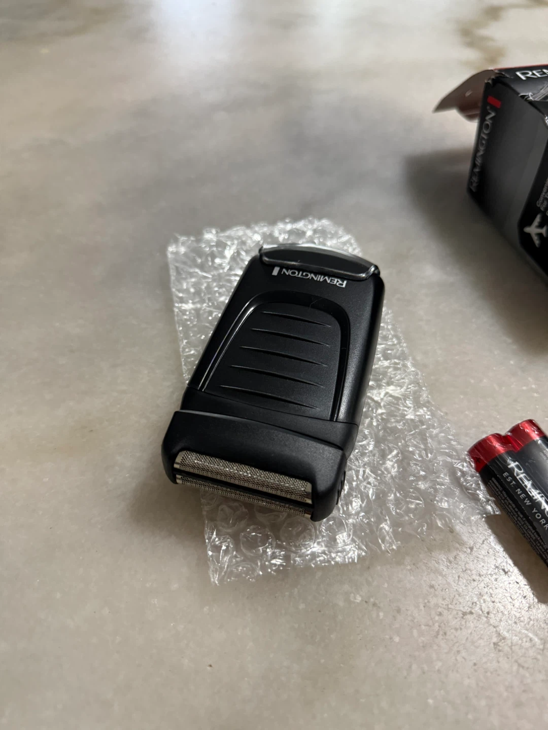 NEW Mini Remington Travel Shaver - photo 3